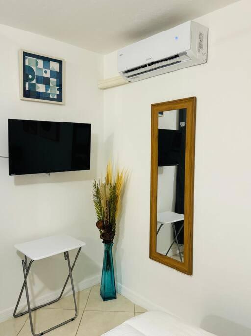 Studio With Terrace Near Hard Rock-Patio Hollywood Extérieur photo